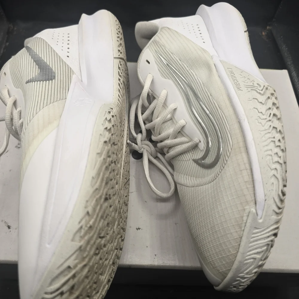 Nike‎ White Mesh Sneakers
